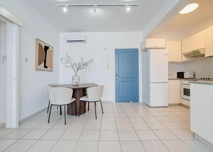 Kings Palace 1 Bed 파포스